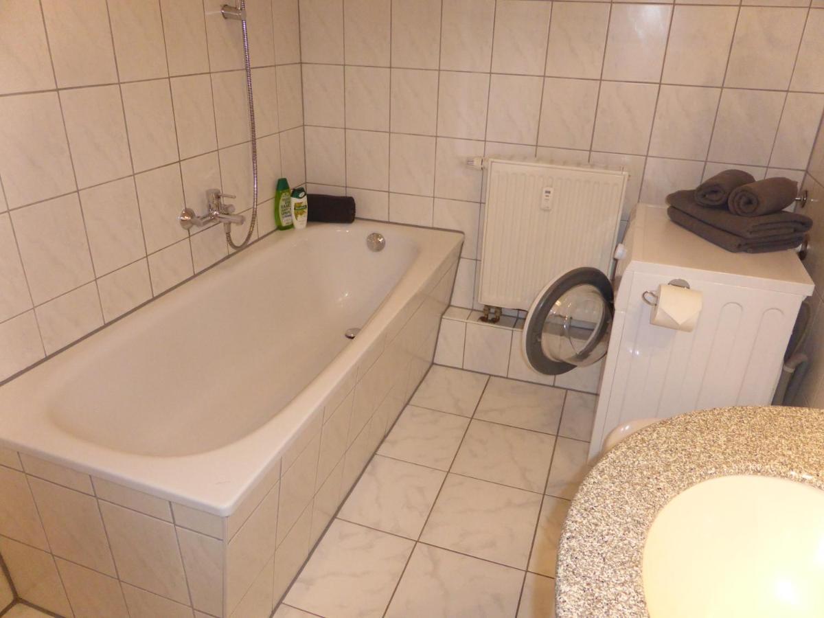 Ferienwohnung Friedrich Schiller, 2 Schlafzimmer, Balkon,Kostenloses Wifi, Naehe Zentrum, เยนา ภายนอก รูปภาพ